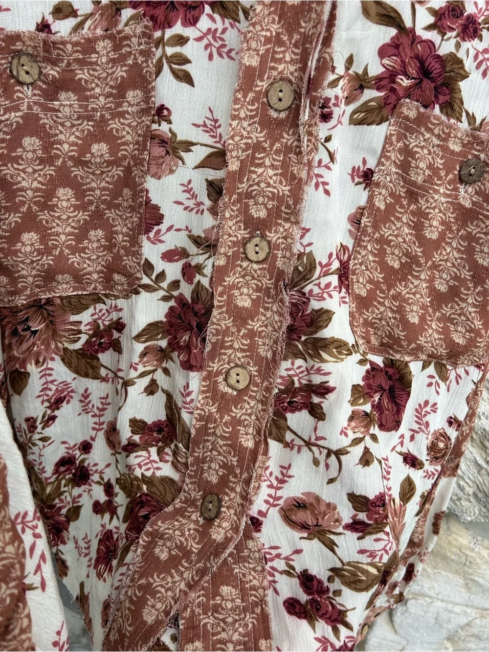 Urban Daizy Oversized Boho Top Size M Floral Patchwork Flowy Raw Hem Shabby Chic - Picture 4 of 6